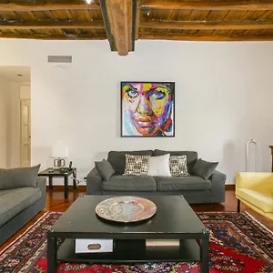 Apartment Pantheon Palazzo Nari, Rome