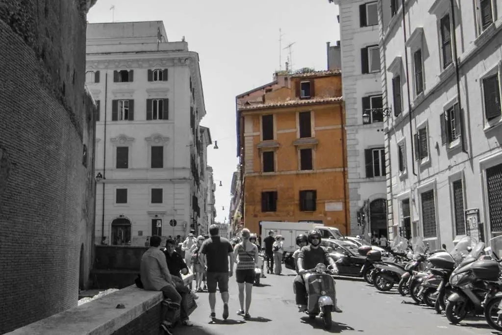 Апартаменты La Casa Di Livia Al Pantheon Рим 0*,  Италия